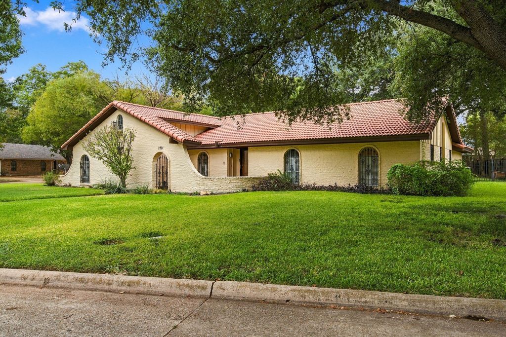 2201 Scarlet Lane, Grand Prairie, TX 75050 — photo 5