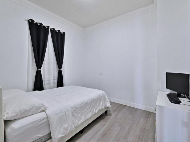 1811 Wesley Street, Greenville, TX 75401