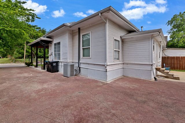 1811 Wesley Street, Greenville, TX 75401