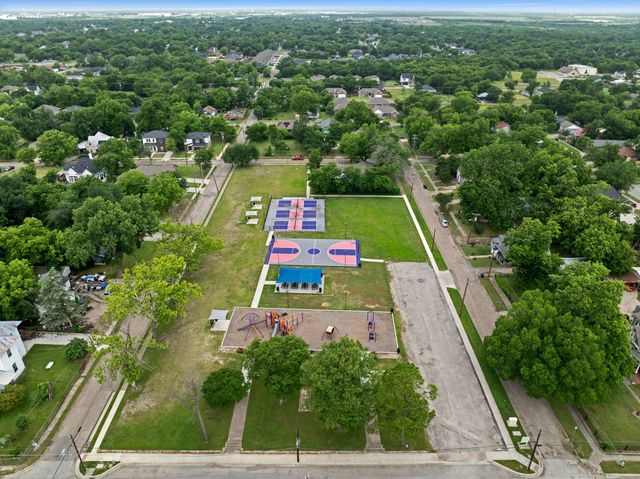 1811 Wesley Street, Greenville, TX 75401