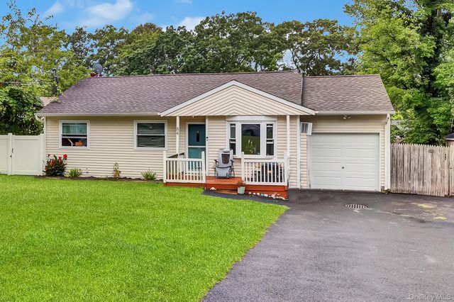 84 Palm Road, Rocky Point, NY 11778