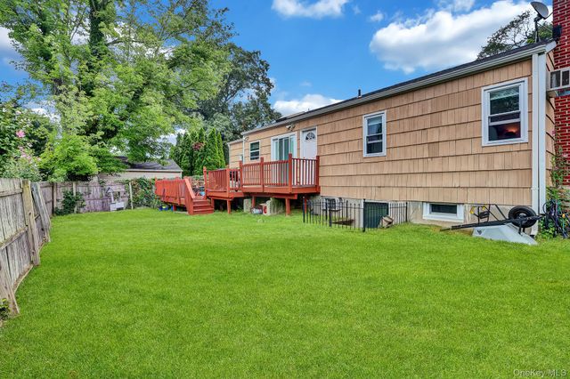 84 Palm Road, Rocky Point, NY 11778