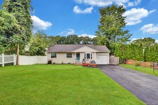 84 Palm Road, Rocky Point, NY 11778
