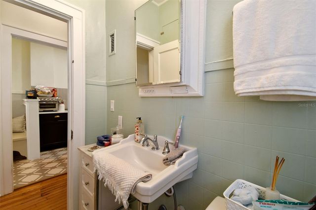 2111 W SOUTHVIEW AVENUE A, Tampa, FL 33606