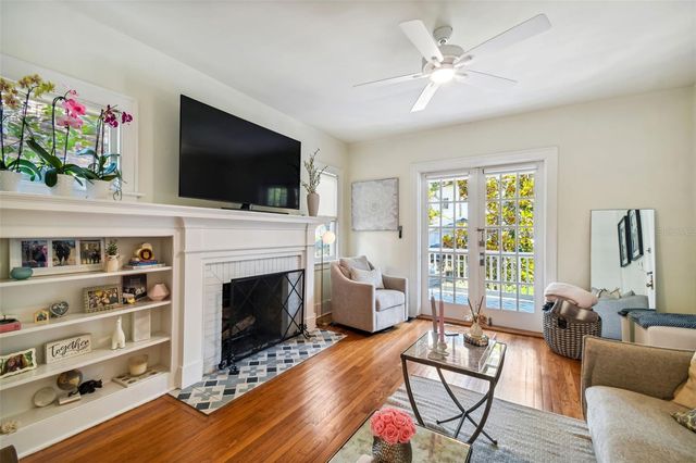 2111 W SOUTHVIEW AVENUE A, Tampa, FL 33606