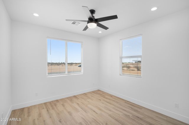 25778 W PEAKVIEW Road, Wittmann, AZ 85361