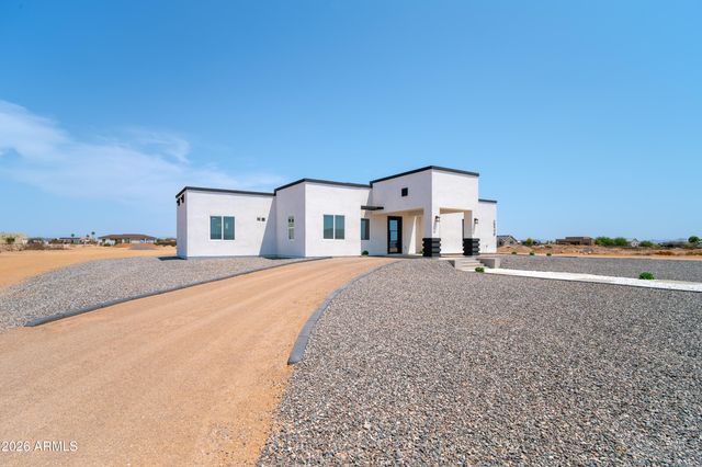 25778 W PEAKVIEW Road, Wittmann, AZ 85361