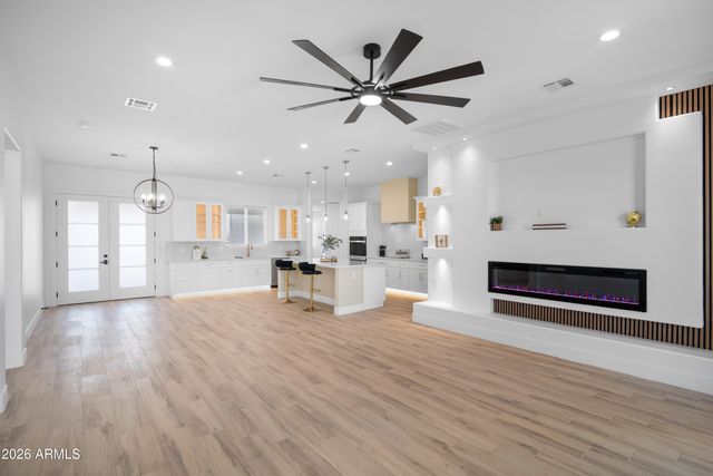 25778 W PEAKVIEW Road, Wittmann, AZ 85361