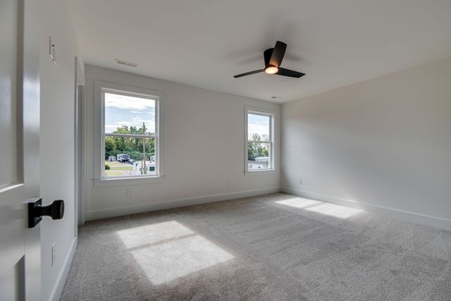 1020 Scenic View Ct, Old Hickory, TN 37138