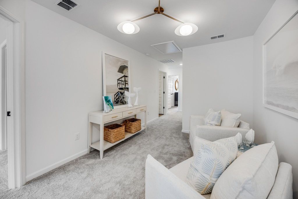 Image 13 of property listing at 147 Green Thistle Way, Summerville, SC 29483