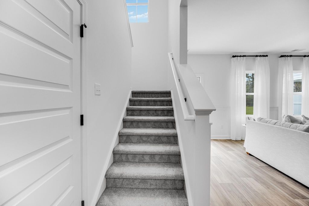 Image 22 of property listing at 147 Green Thistle Way, Summerville, SC 29483