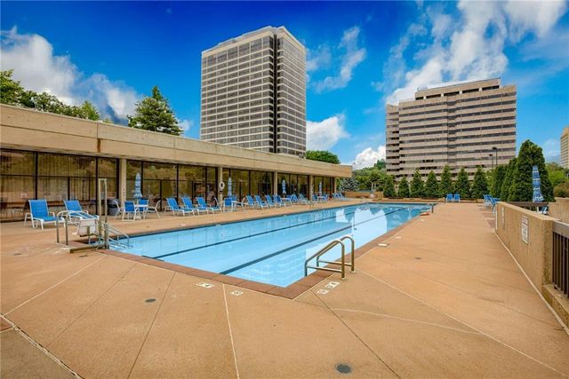 2510 Grand Boulevard 2502-03, Kansas City, MO 64108