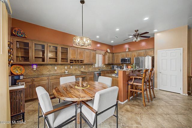 8269 W Calle Escorial, Tucson, AZ 85757