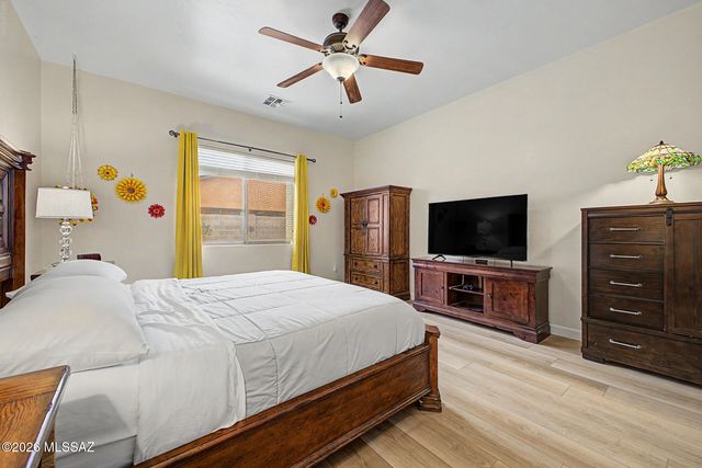 8269 W Calle Escorial, Tucson, AZ 85757