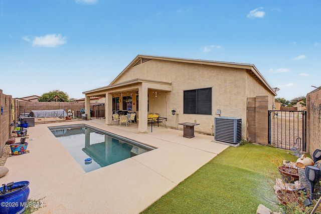8269 W Calle Escorial, Tucson, AZ 85757
