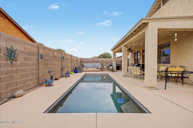 8269 W Calle Escorial, Tucson, AZ 85757