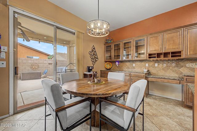 8269 W Calle Escorial, Tucson, AZ 85757