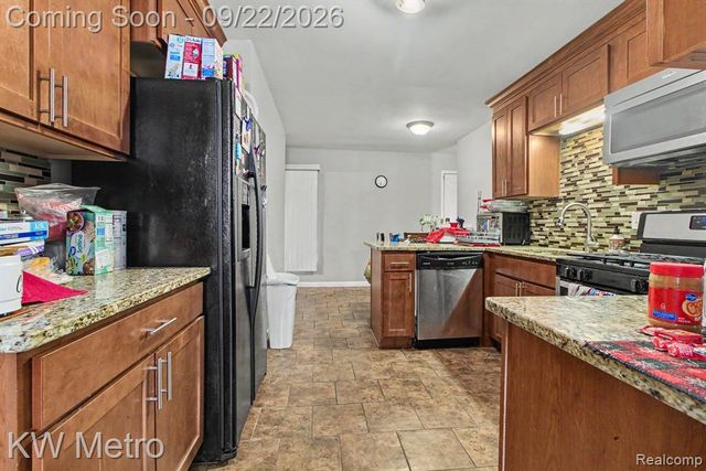 18201 Nadol Drive, Southfield, MI 48075