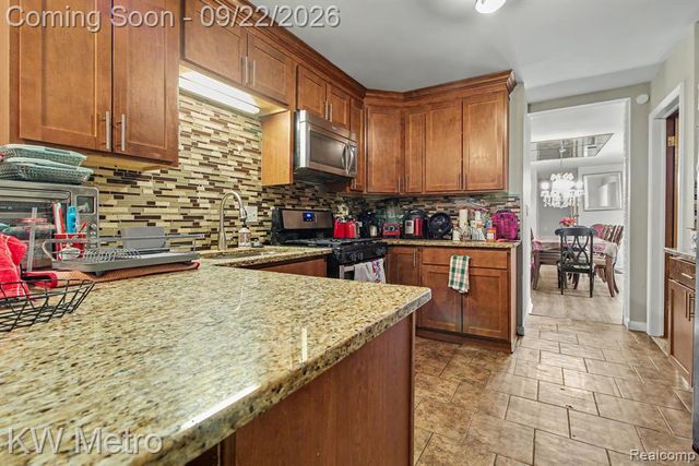 18201 Nadol Drive, Southfield, MI 48075