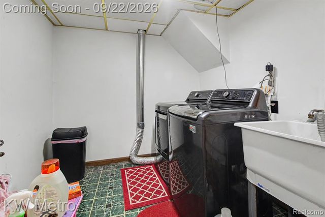 18201 Nadol Drive, Southfield, MI 48075
