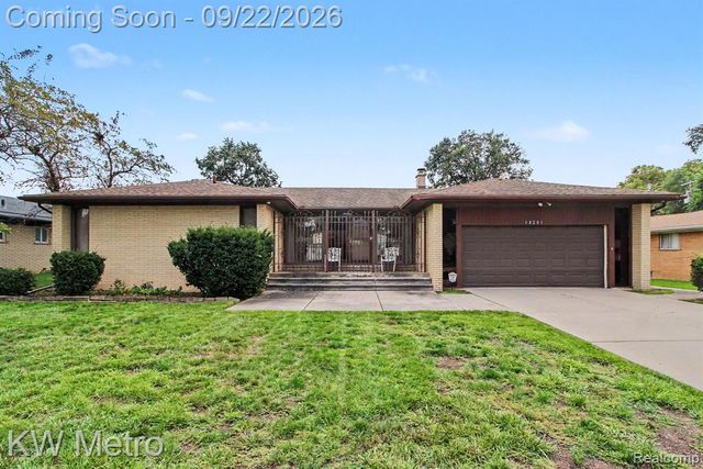 18201 Nadol Drive, Southfield, MI 48075