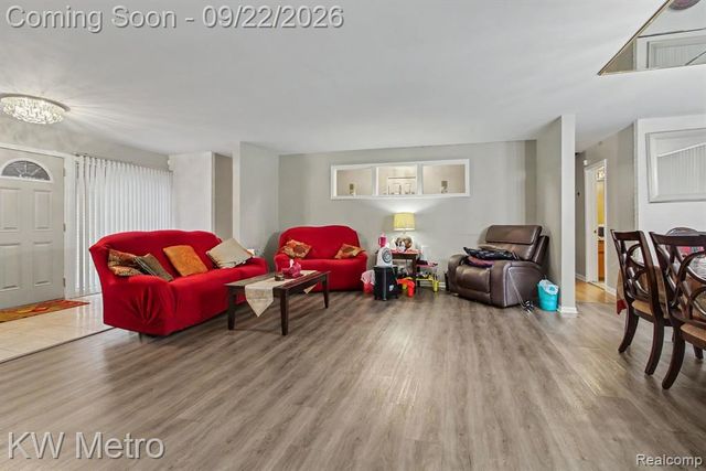 18201 Nadol Drive, Southfield, MI 48075
