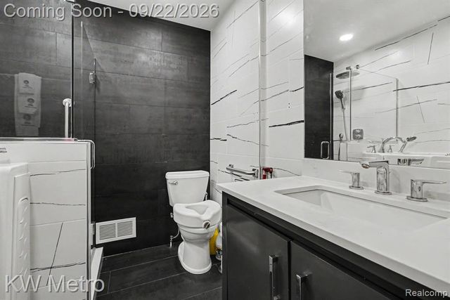 18201 Nadol Drive, Southfield, MI 48075