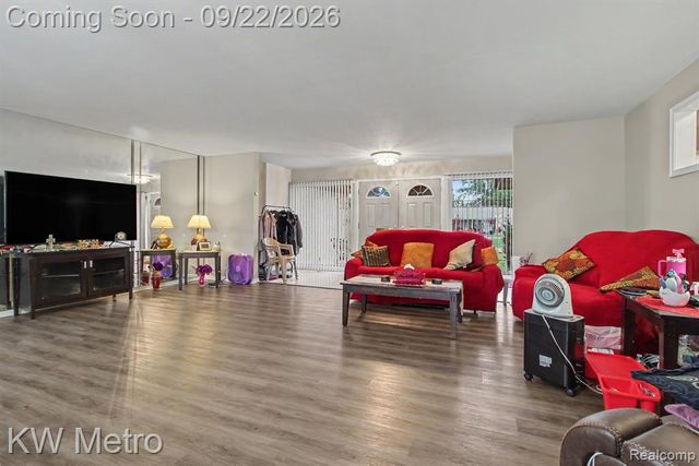 18201 Nadol Drive, Southfield, MI 48075