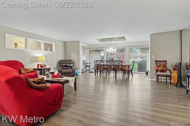 18201 Nadol Drive, Southfield, MI 48075