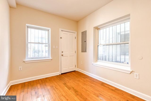 422 E LANVALE ST, Baltimore, MD 21202