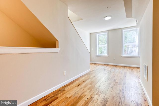 422 E LANVALE ST, Baltimore, MD 21202