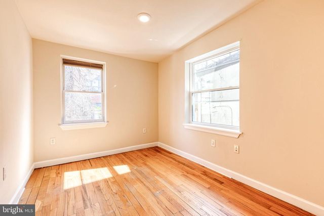 422 E LANVALE ST, Baltimore, MD 21202