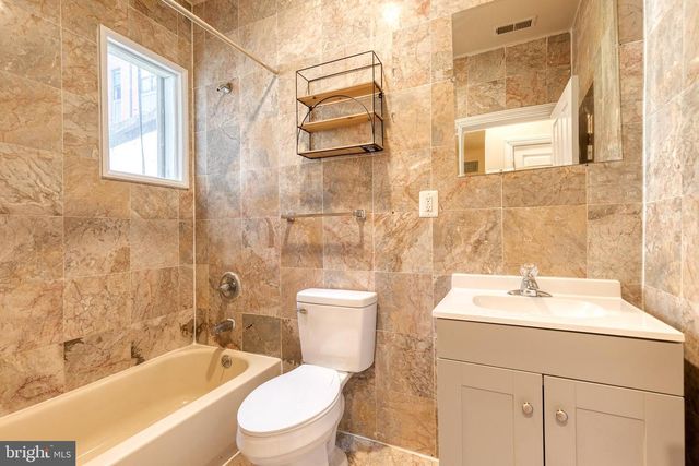 422 E LANVALE ST, Baltimore, MD 21202