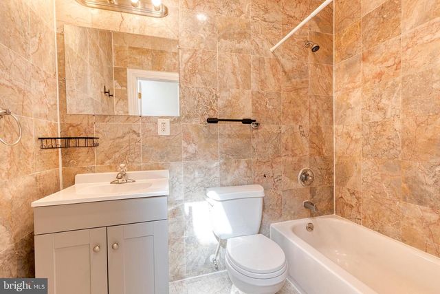 422 E LANVALE ST, Baltimore, MD 21202