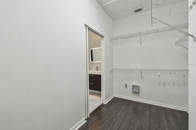 8208 PINEWOOD RUN COURT, Tampa, FL 33647