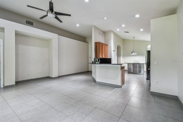 8208 PINEWOOD RUN COURT, Tampa, FL 33647