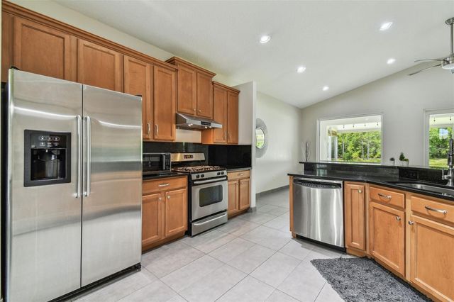 8208 PINEWOOD RUN COURT, Tampa, FL 33647