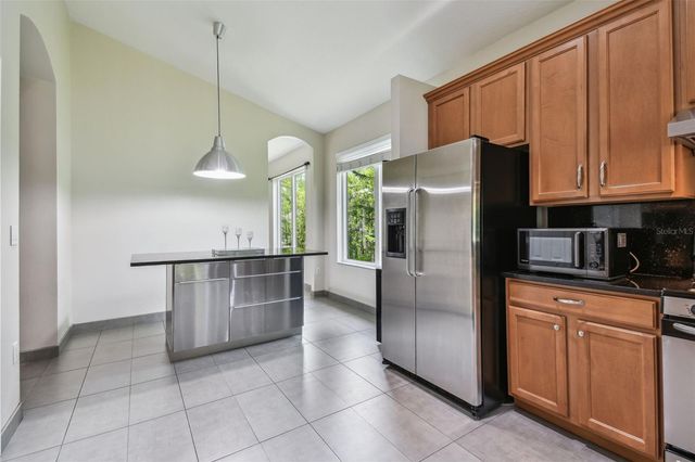 8208 PINEWOOD RUN COURT, Tampa, FL 33647
