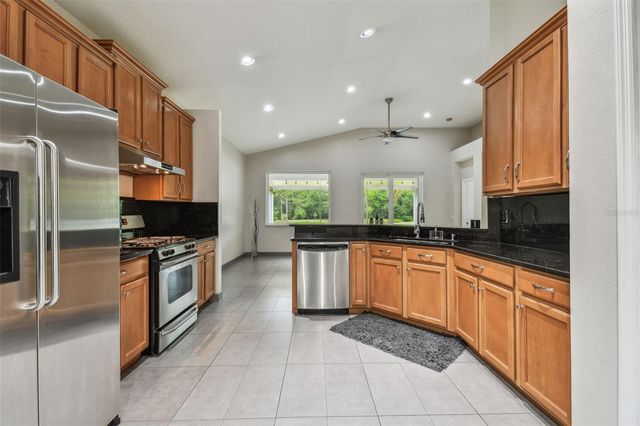 8208 PINEWOOD RUN COURT, Tampa, FL 33647