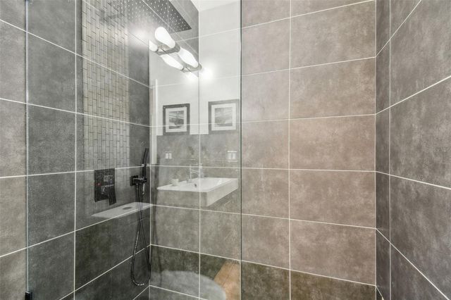 8208 PINEWOOD RUN COURT, Tampa, FL 33647