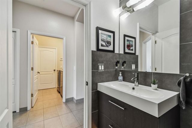 8208 PINEWOOD RUN COURT, Tampa, FL 33647