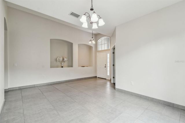 8208 PINEWOOD RUN COURT, Tampa, FL 33647