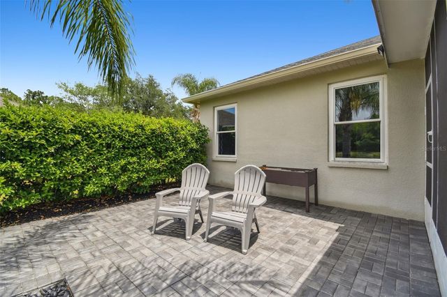 8208 PINEWOOD RUN COURT, Tampa, FL 33647