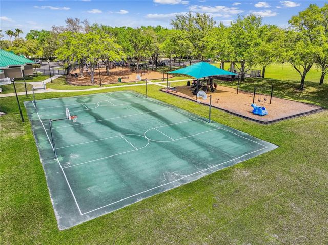 8208 PINEWOOD RUN COURT, Tampa, FL 33647