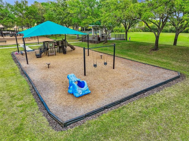 8208 PINEWOOD RUN COURT, Tampa, FL 33647