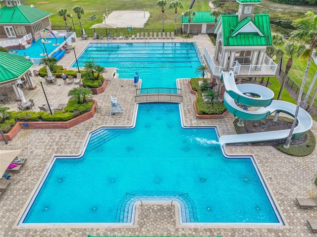 8208 PINEWOOD RUN COURT, Tampa, FL 33647