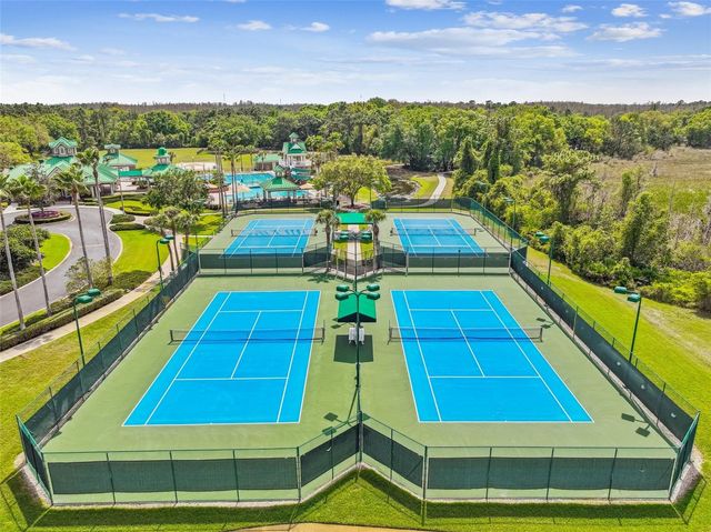 8208 PINEWOOD RUN COURT, Tampa, FL 33647