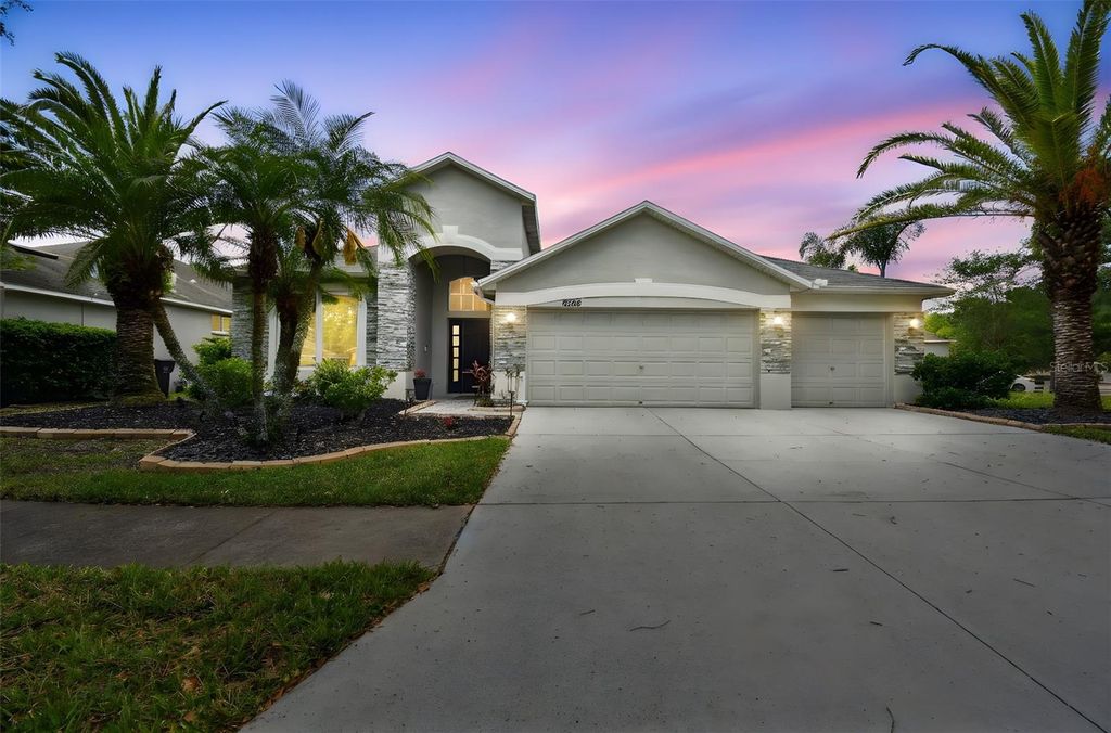 8208 PINEWOOD RUN COURT, Tampa, FL 33647