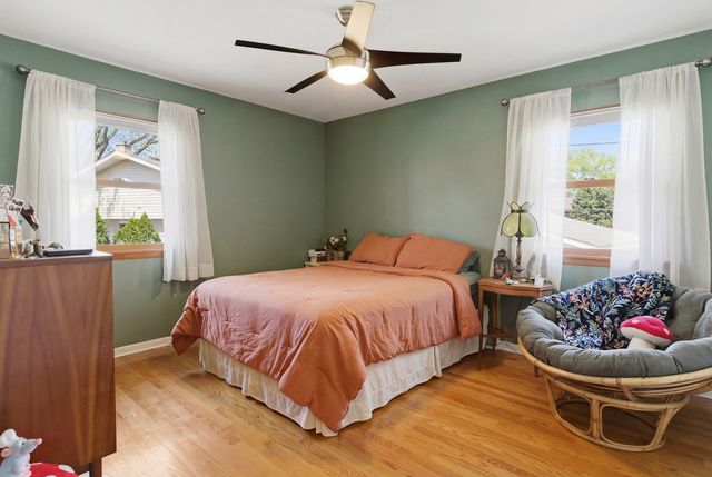 329 Tanoak Lane, Naperville, IL 60540