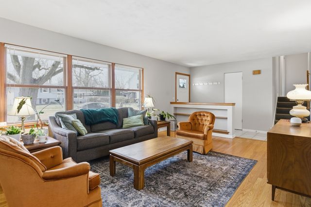 329 Tanoak Lane, Naperville, IL 60540